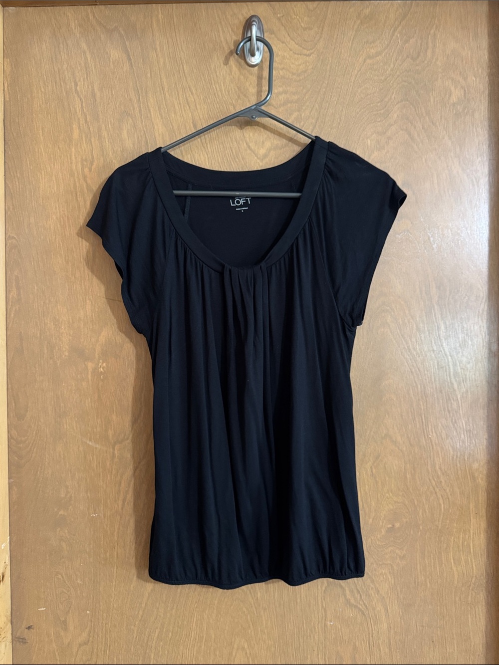 LOFT Black Short-Sleeve Gathered Scoop-Neck Tee